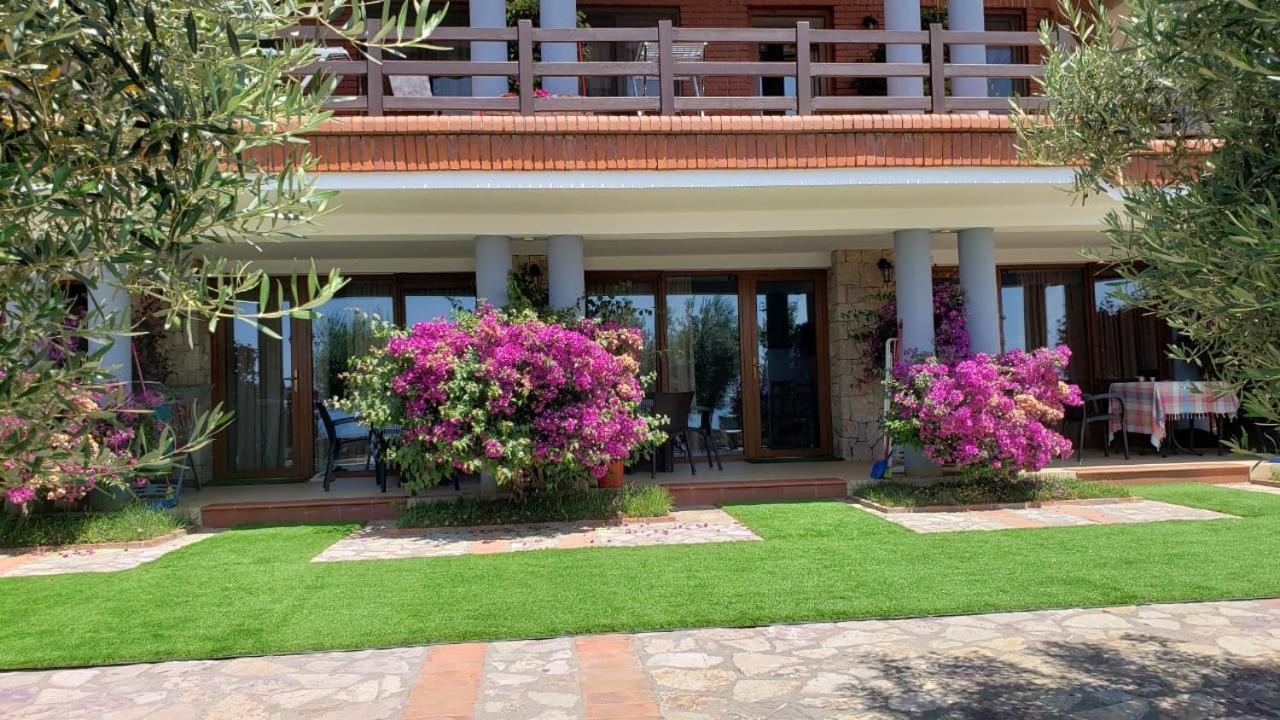 Hotel Brifs Shëngjin Exteriör bild