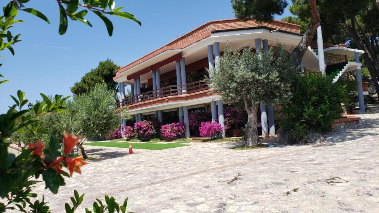 Hotel Brifs Shëngjin Exteriör bild