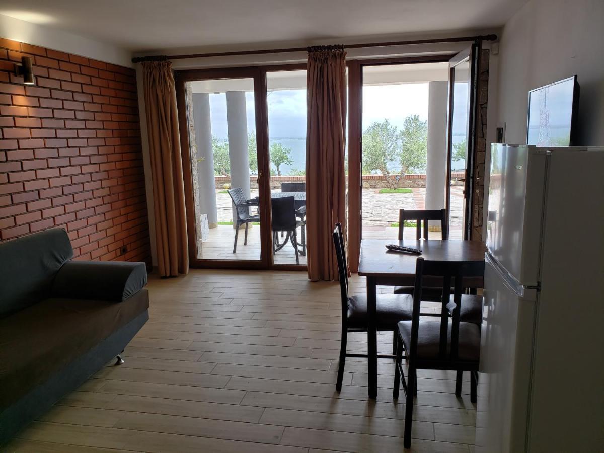 Hotel Brifs Shëngjin Exteriör bild